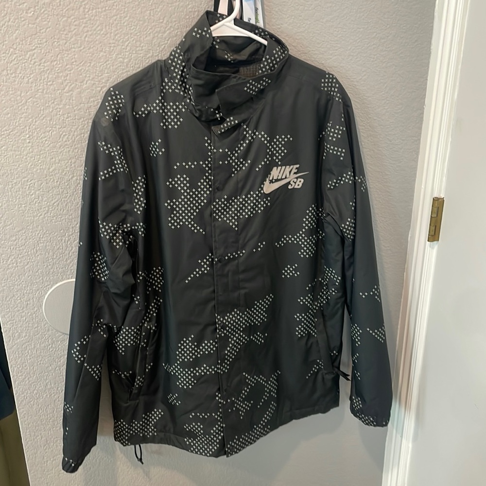 Mens Nike SB snowboard jacket